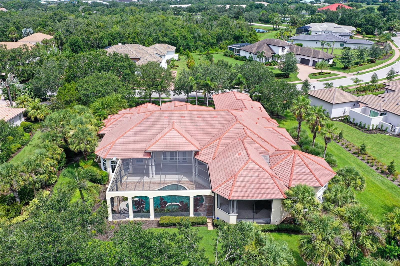 FOUNDERS CLUB - Residential