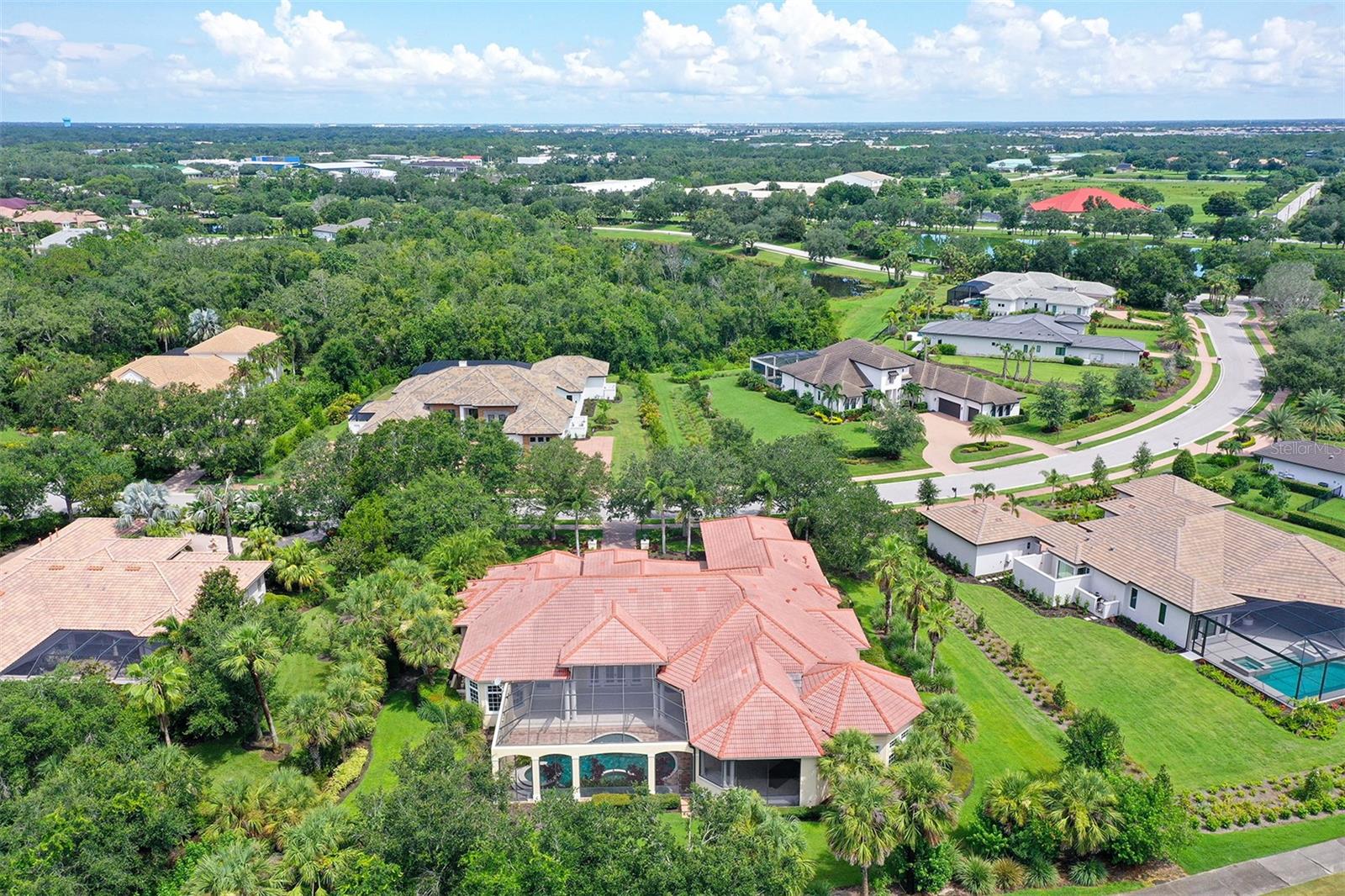 FOUNDERS CLUB - Residential