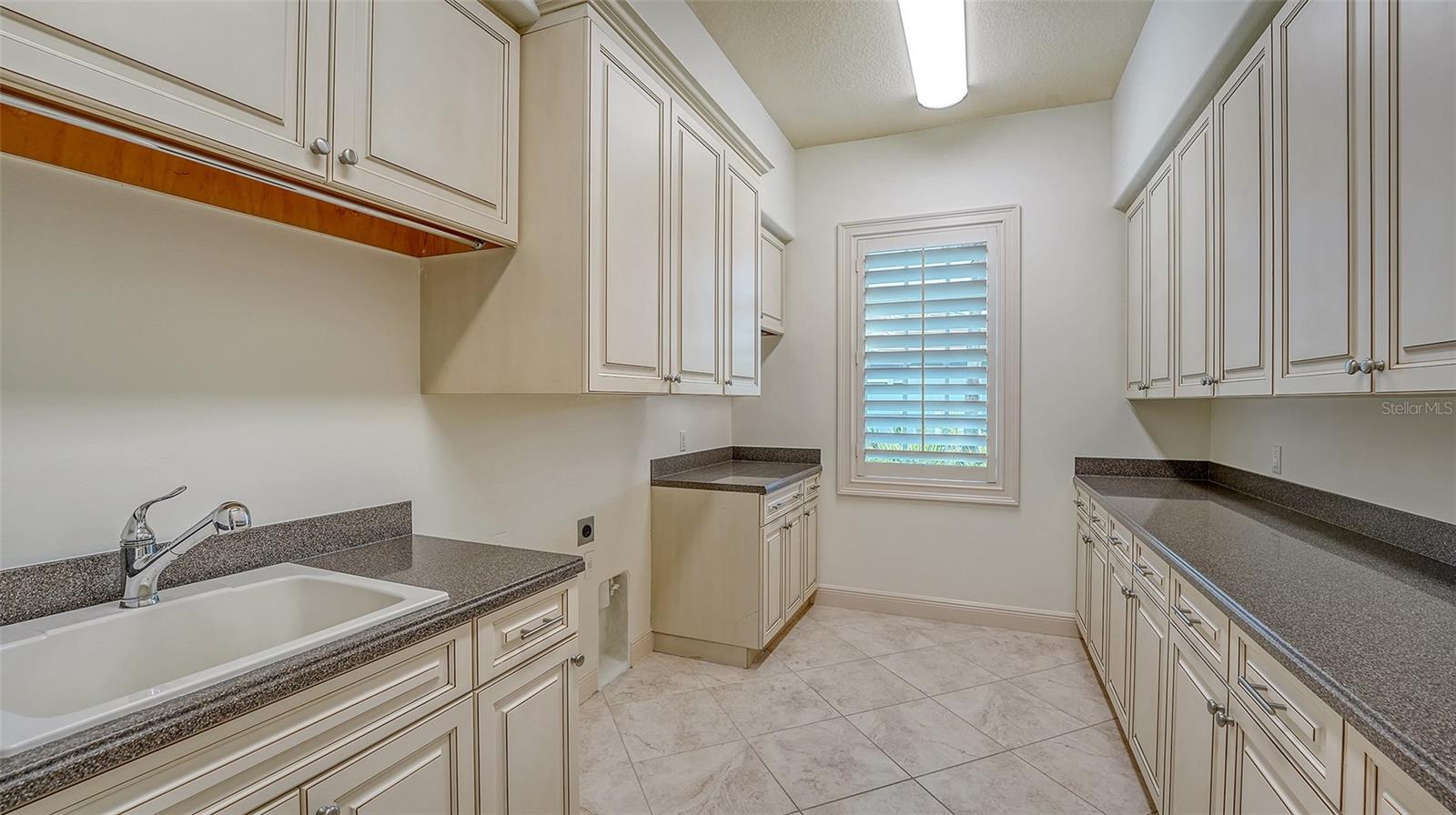 FOUNDERS CLUB - Residential