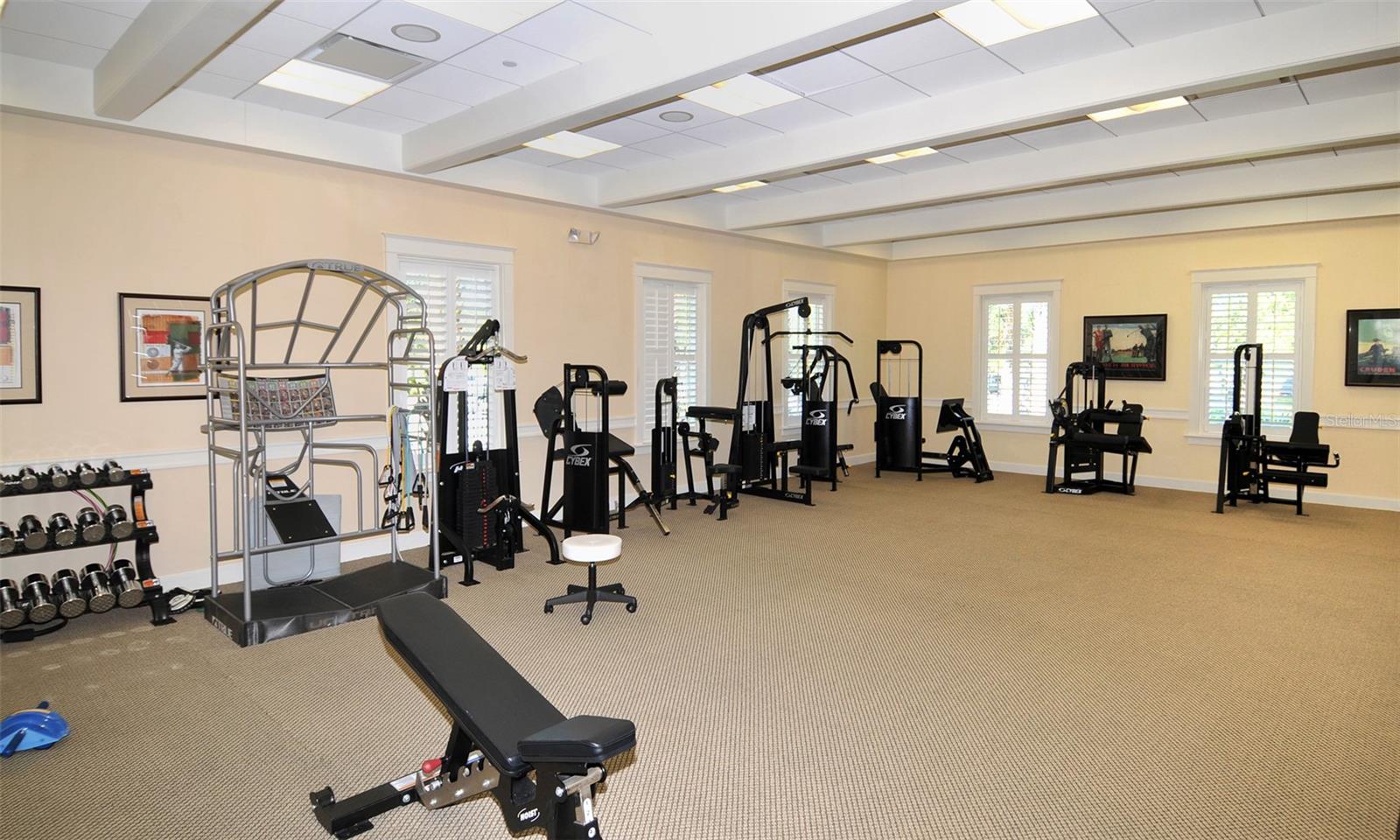 FOUNDERS CLUB - Residential