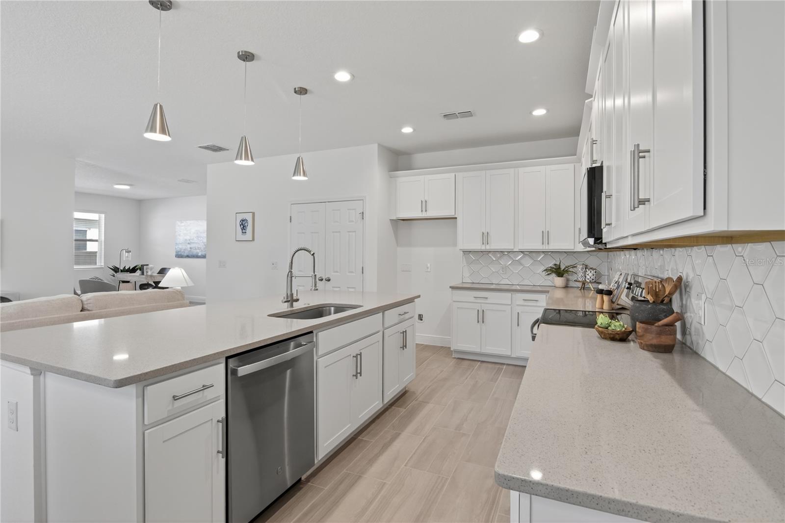 RIDGEVIEW - Residential