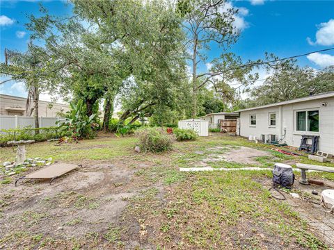 A home in LAKELAND