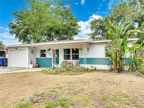 A home in LAKELAND