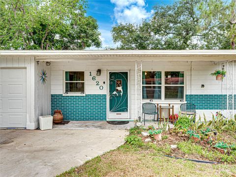 A home in LAKELAND