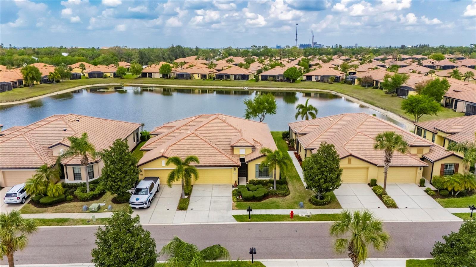 5538 SUNSET FALLS DRIVE