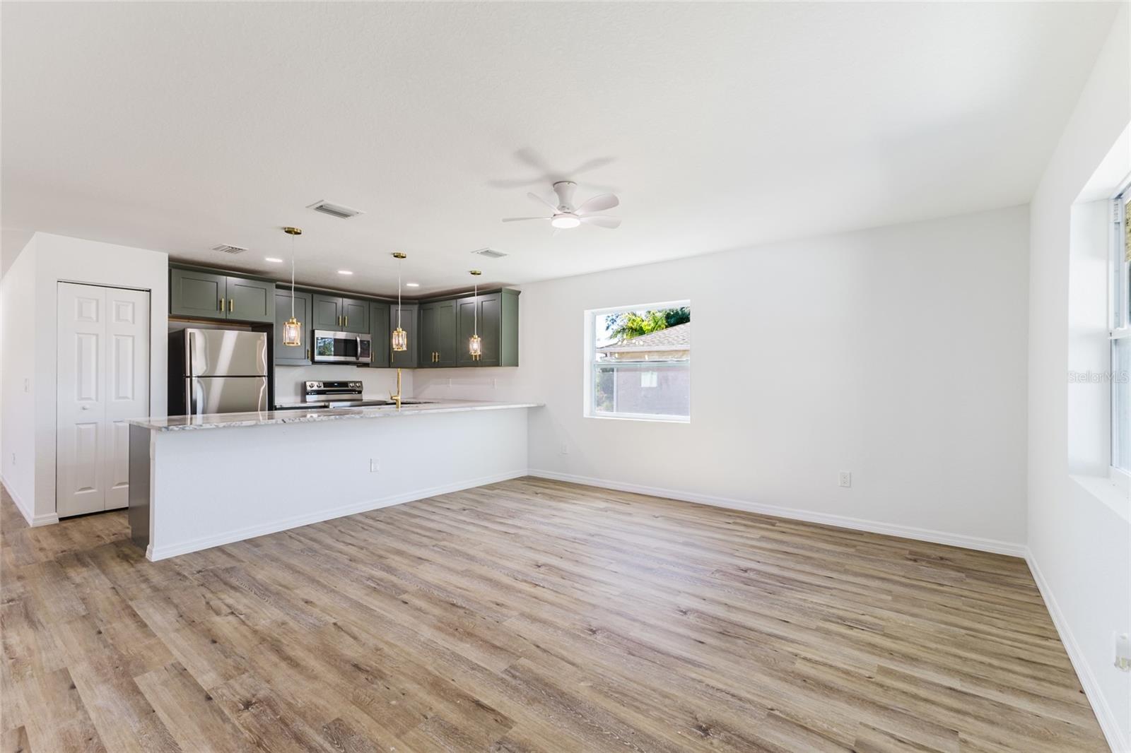 6254 SPINNAKER BOULEVARD