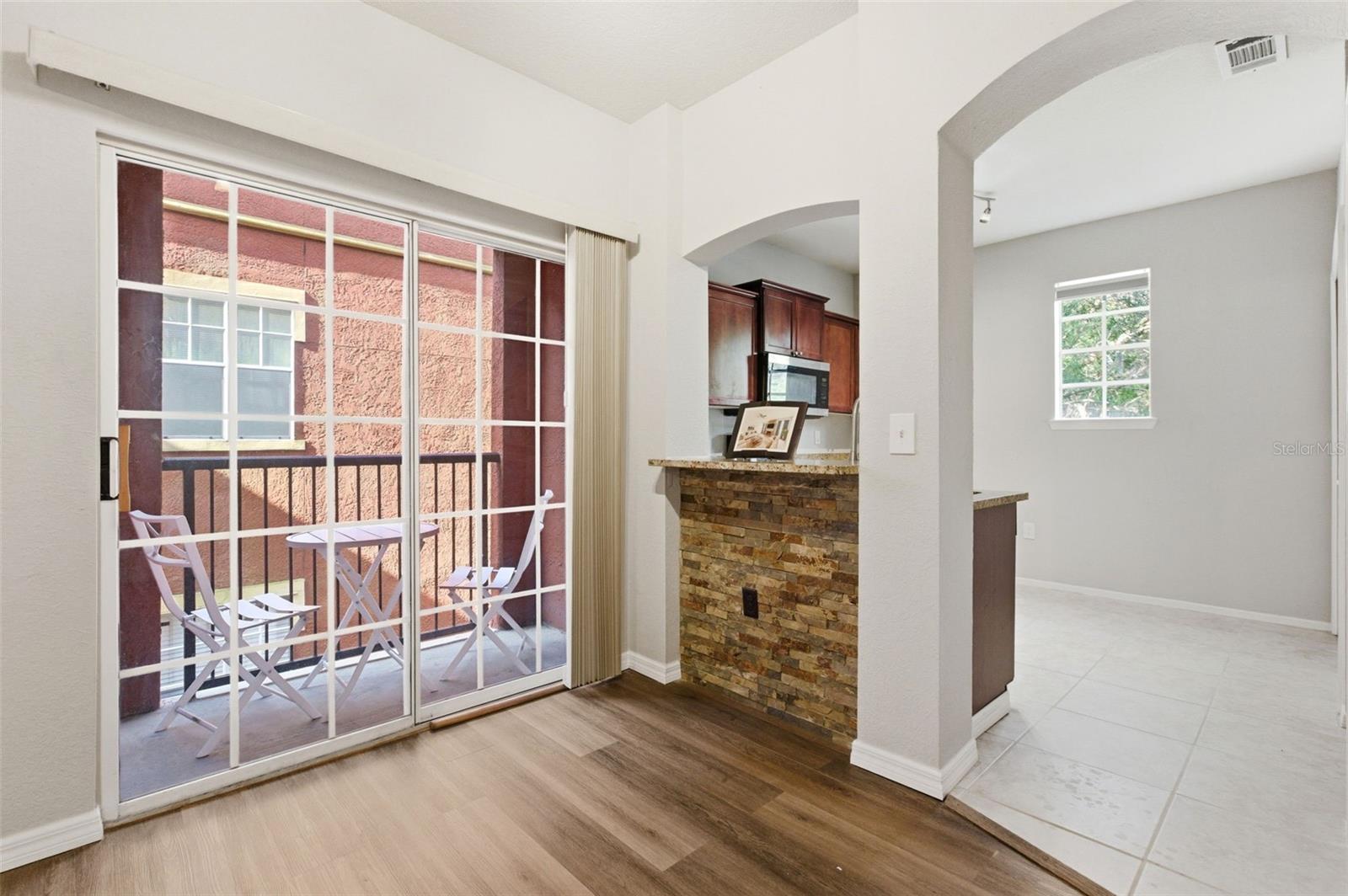 NOTTING HILL A CONDO - Residential