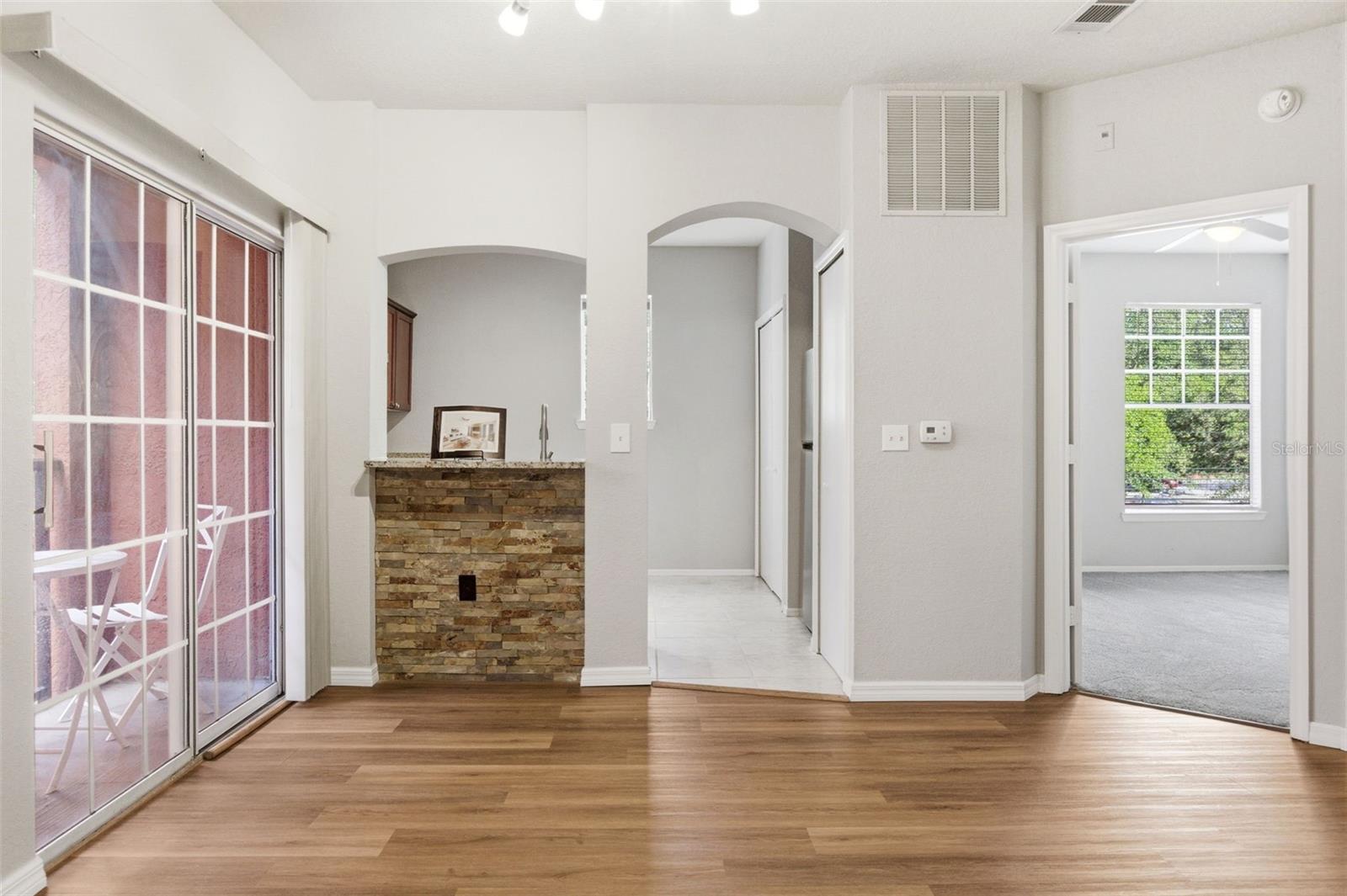 NOTTING HILL A CONDO - Residential