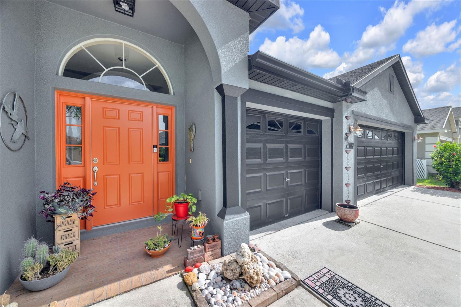 10813 ROCKLEDGE VIEW DR.