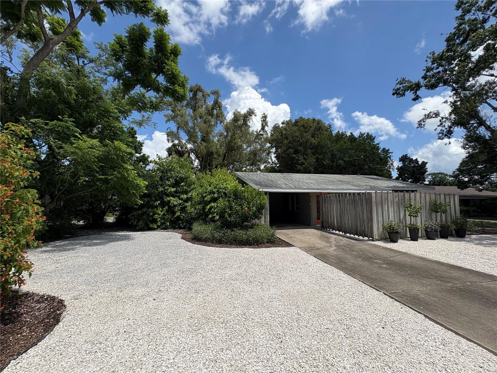 LONG MEADOW - Residential
