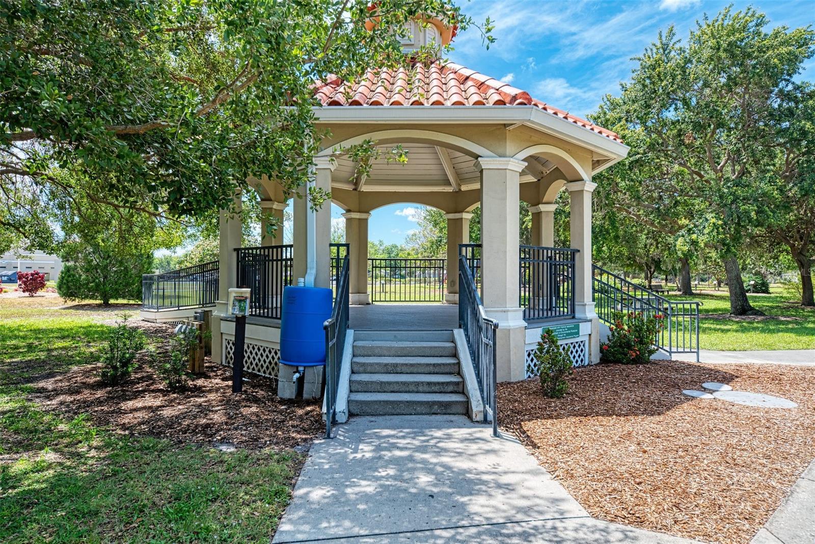 SARASOTA NATIONAL - Residential