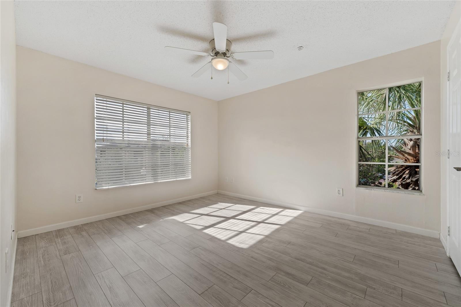 VILLAS AT LAKESIDE A CONDO - Residential