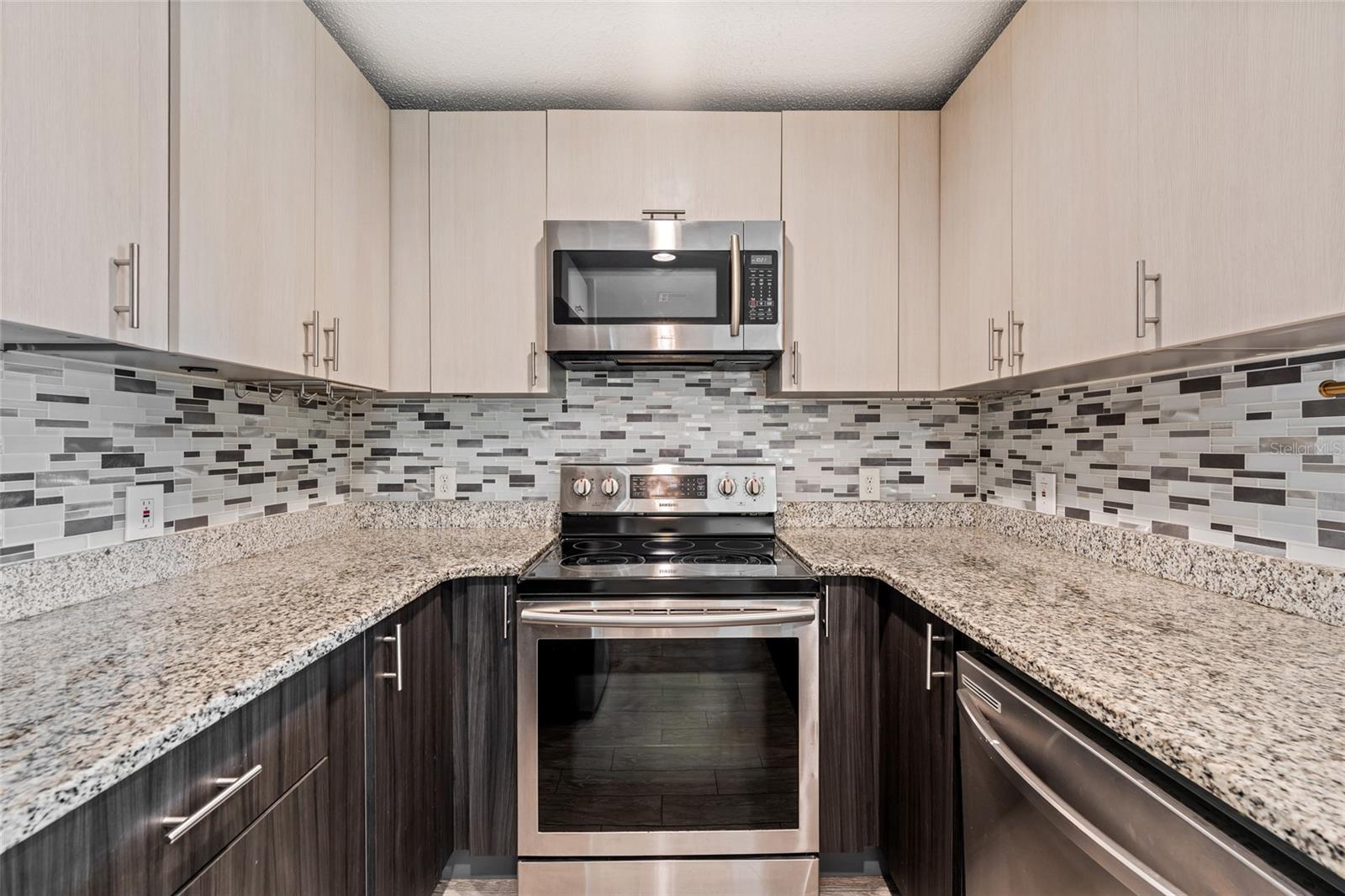 VILLAS AT LAKESIDE A CONDO - Residential