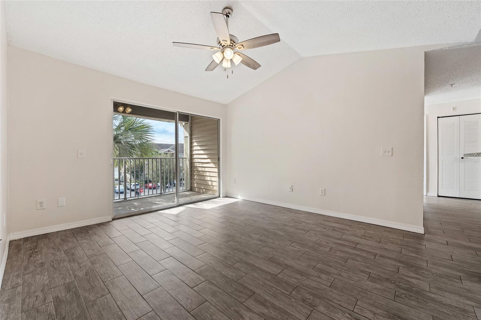 VILLAS AT LAKESIDE A CONDO - Residential