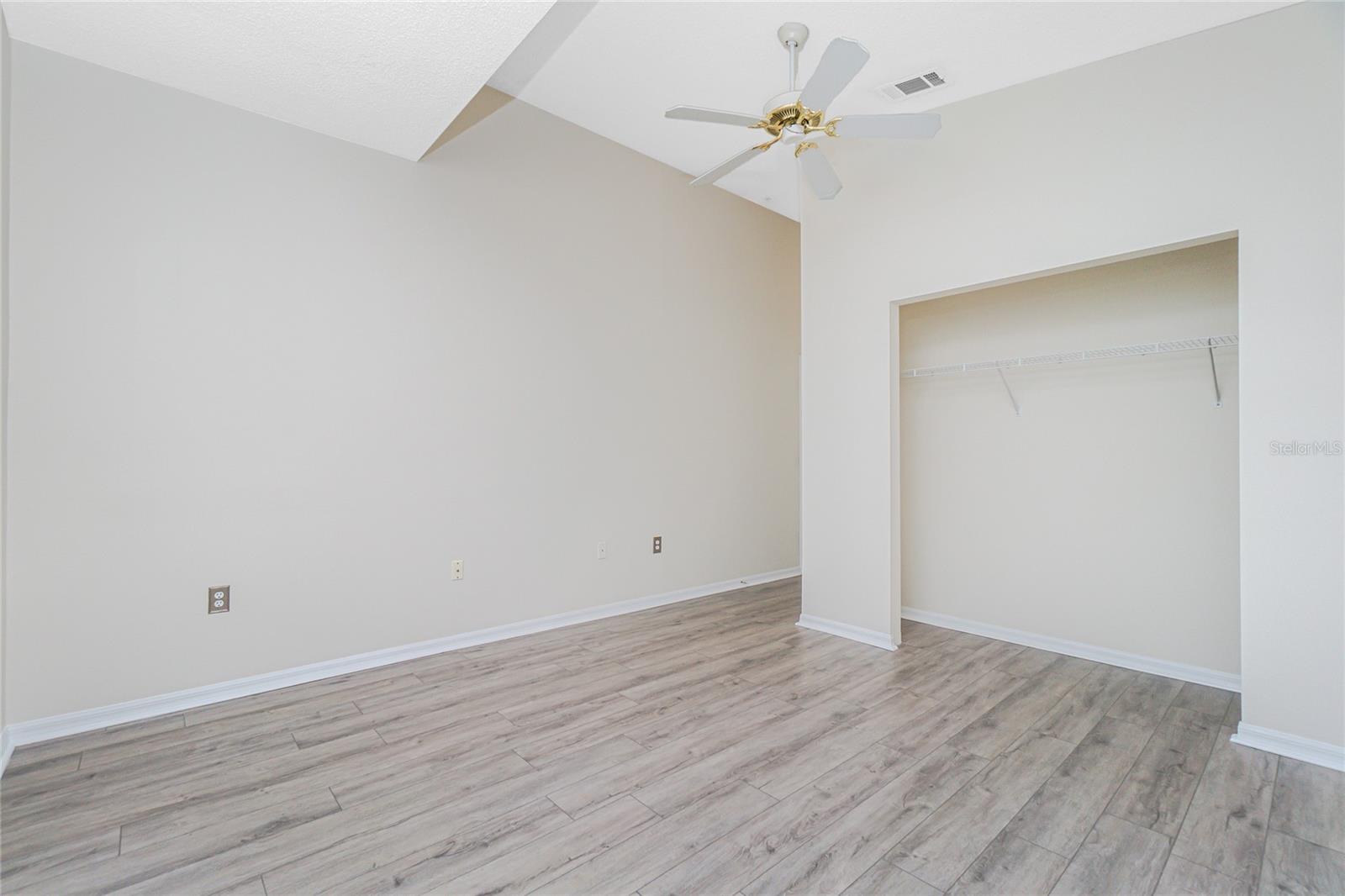 PLAZA DE FLORES - Residential