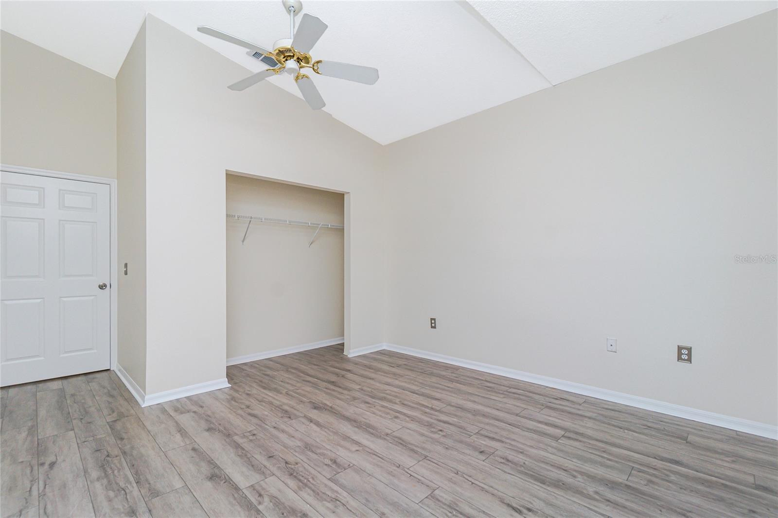 PLAZA DE FLORES - Residential