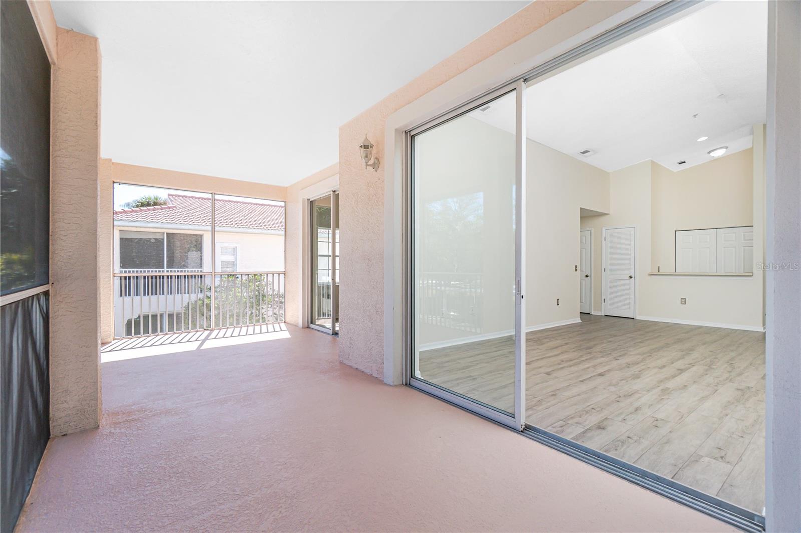 PLAZA DE FLORES - Residential