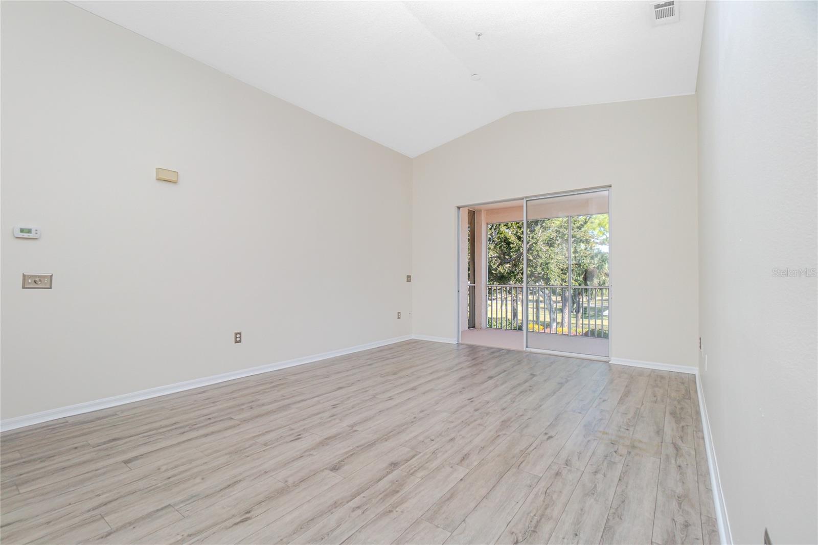 PLAZA DE FLORES - Residential