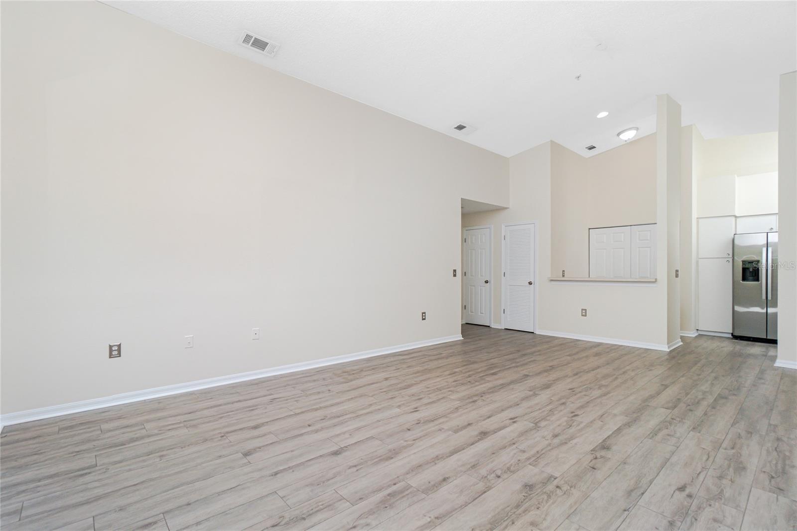 PLAZA DE FLORES - Residential