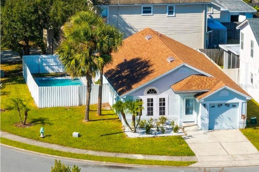 Beautiful house with a pool in Winter Park, with all new appliances, just minutes from downtown where you'll find excellent restaurants, museums, and entertainment to enjoy on foot.