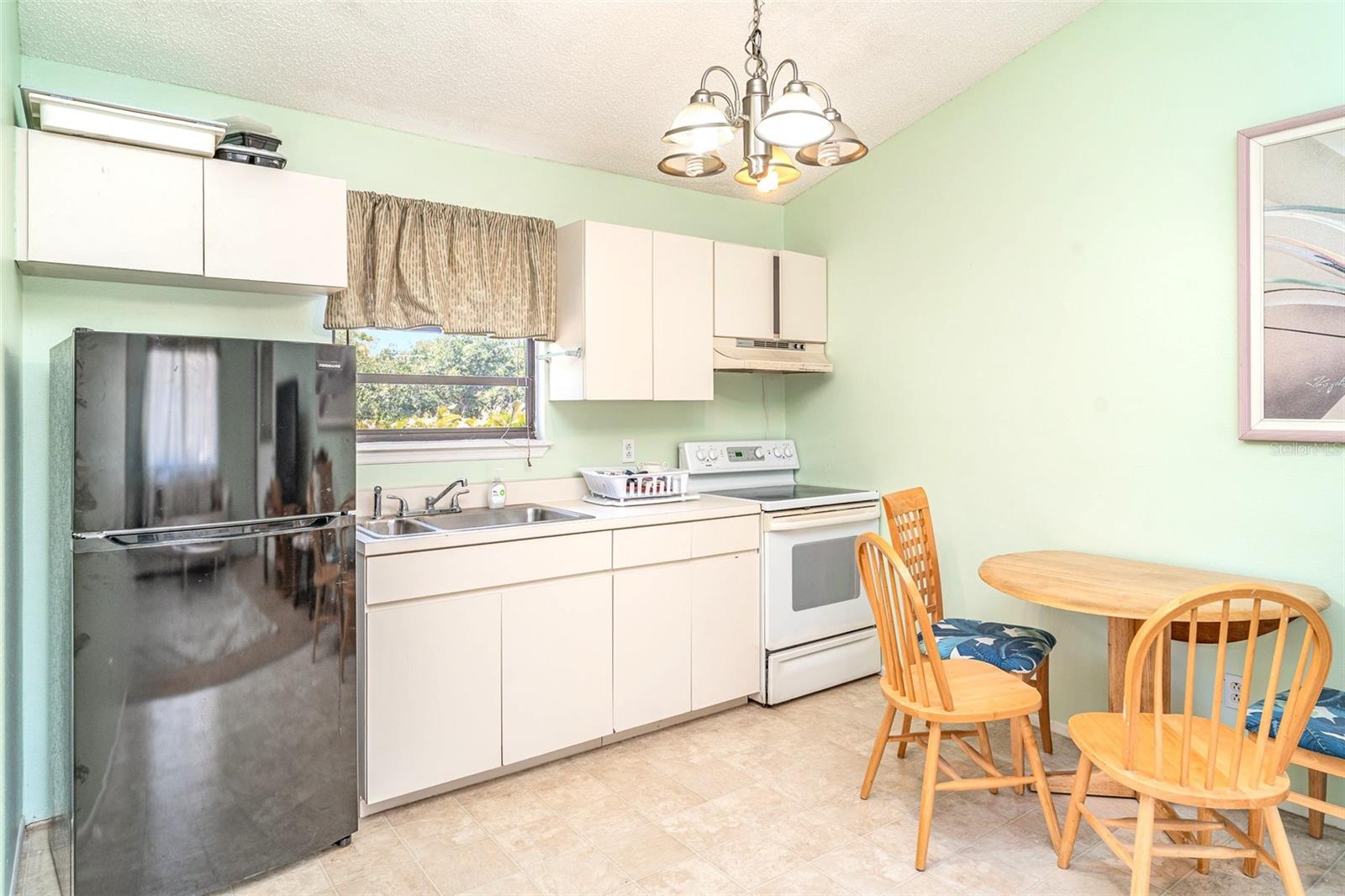 VENICE ACRES - Residential