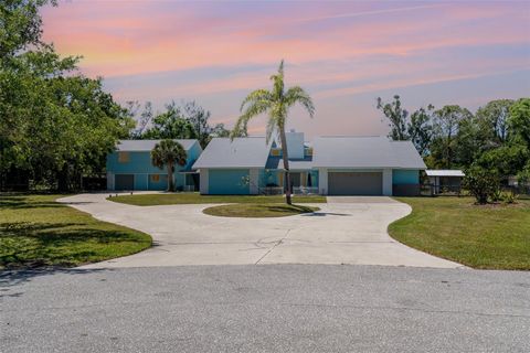 Photo of 1305 Greenfield Circle, Venice, FL 34292 (MLS # TB8375264) Photo of 1305 Greenfield Circle, Venice, FL 34292 (MLS # TB8375264)