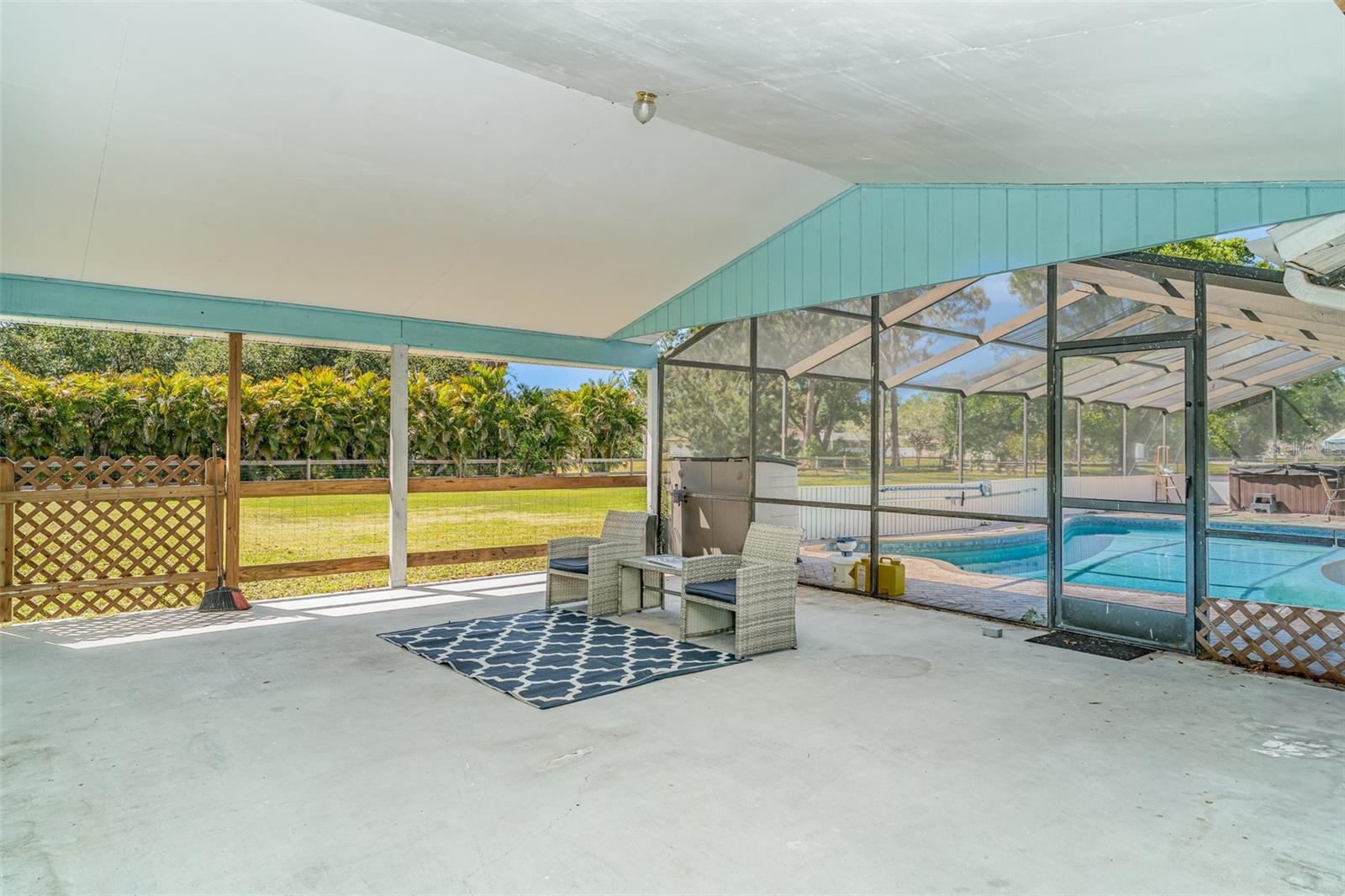 VENICE ACRES - Residential