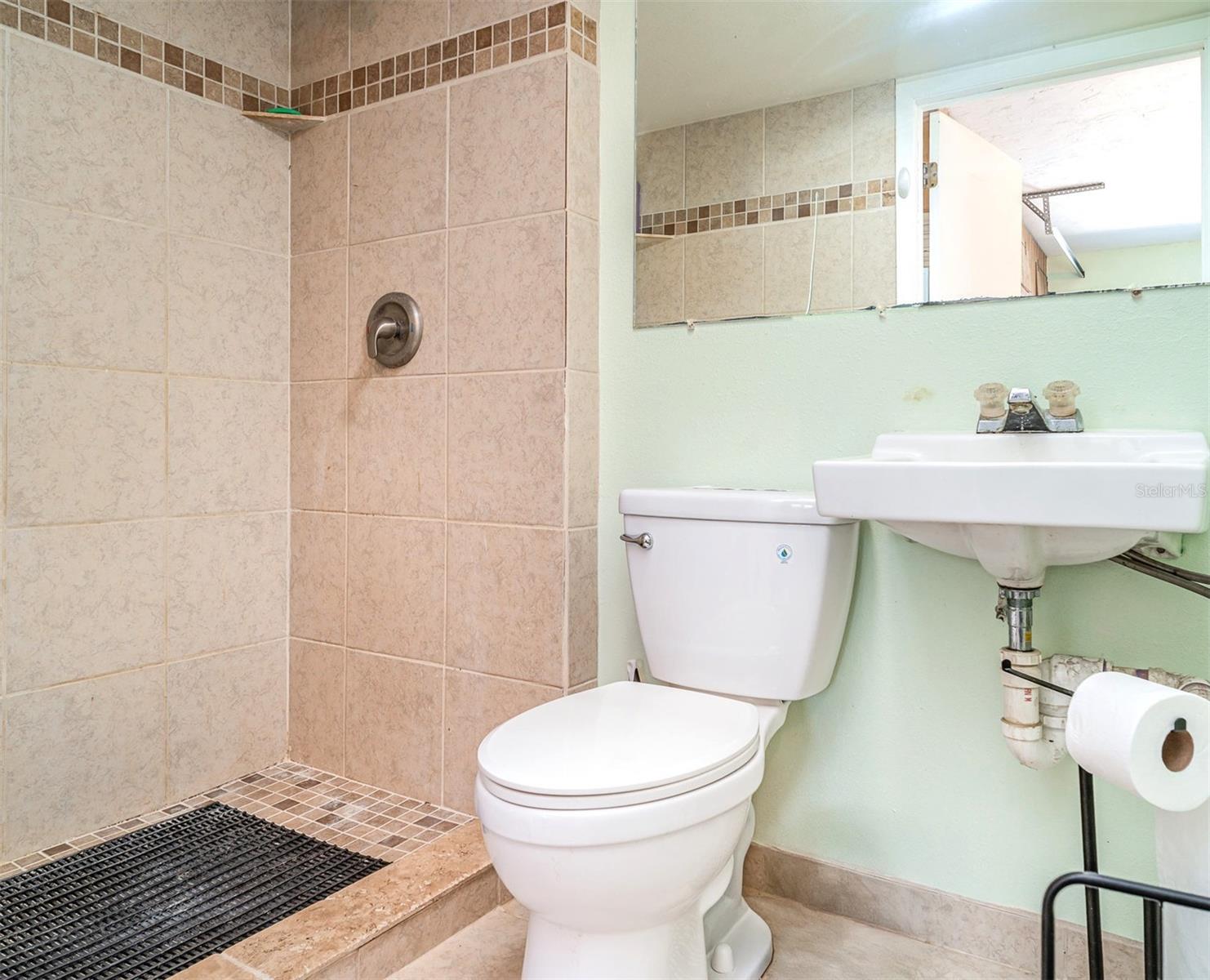 VENICE ACRES - Residential