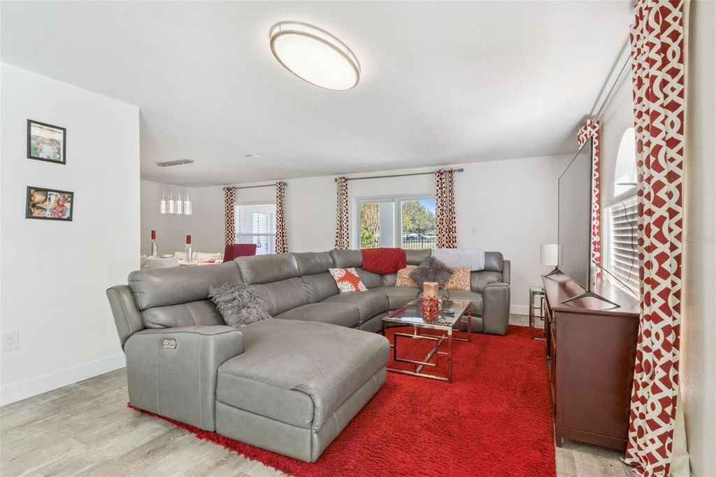 Photo of 915 Westcliffe Drive, Winter Garden, FL 34787 (MLS # G5107429)