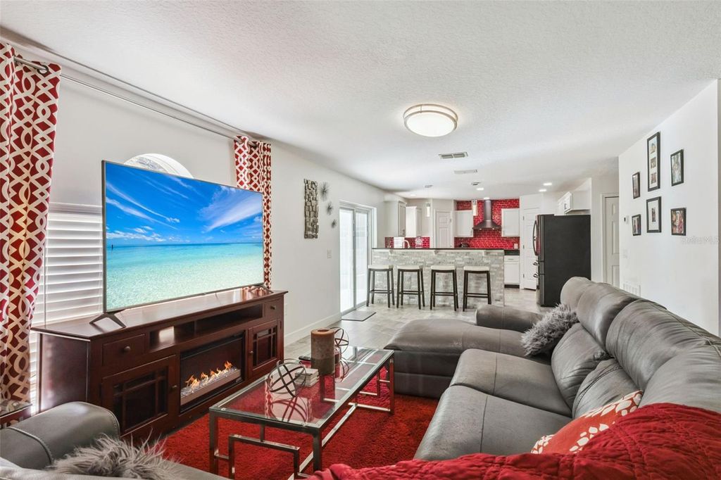 Photo of 915 Westcliffe Drive, Winter Garden, FL 34787 (MLS # G5107429)