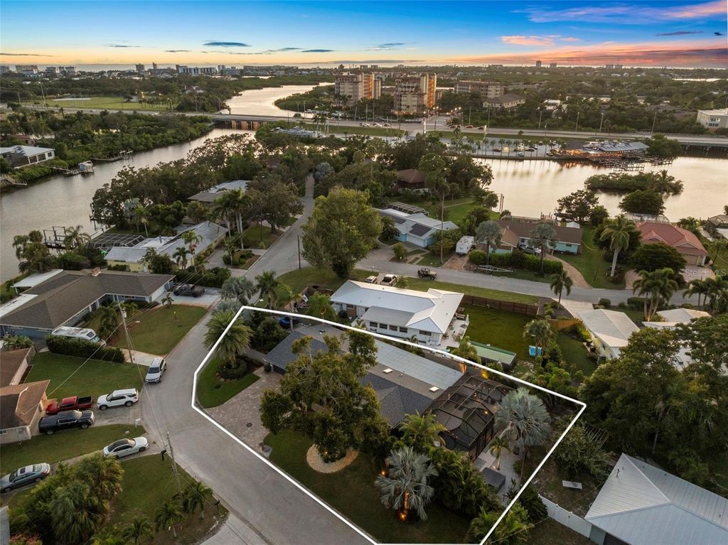 Photo of 5346 Palos Verdes Drive, Sarasota, FL 34231 (MLS # A4666602)