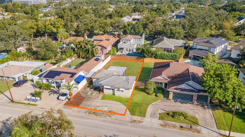 Photo of 3507 W Azeele Street, Tampa, FL 33609 (MLS # TB8435830)