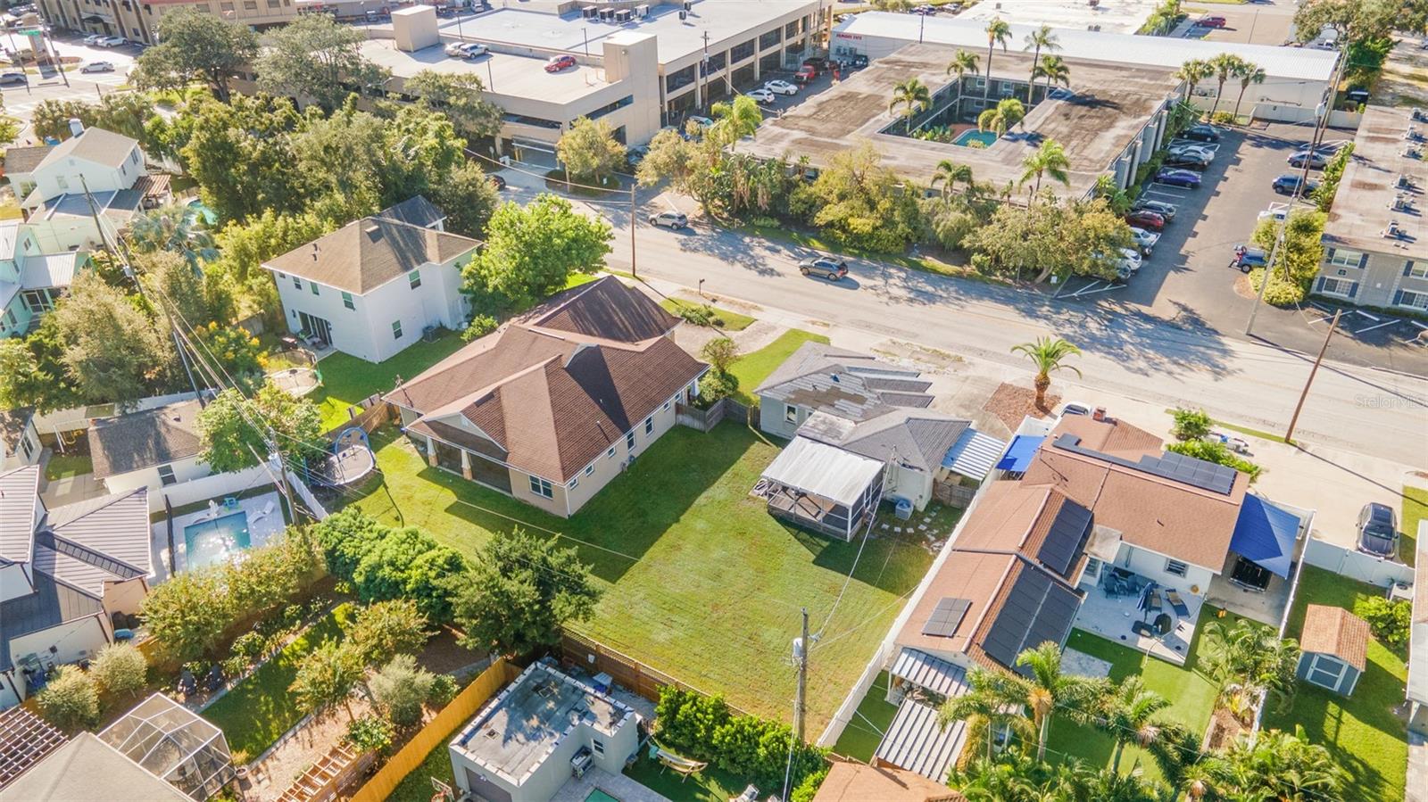 GRAY GABLES - Residential