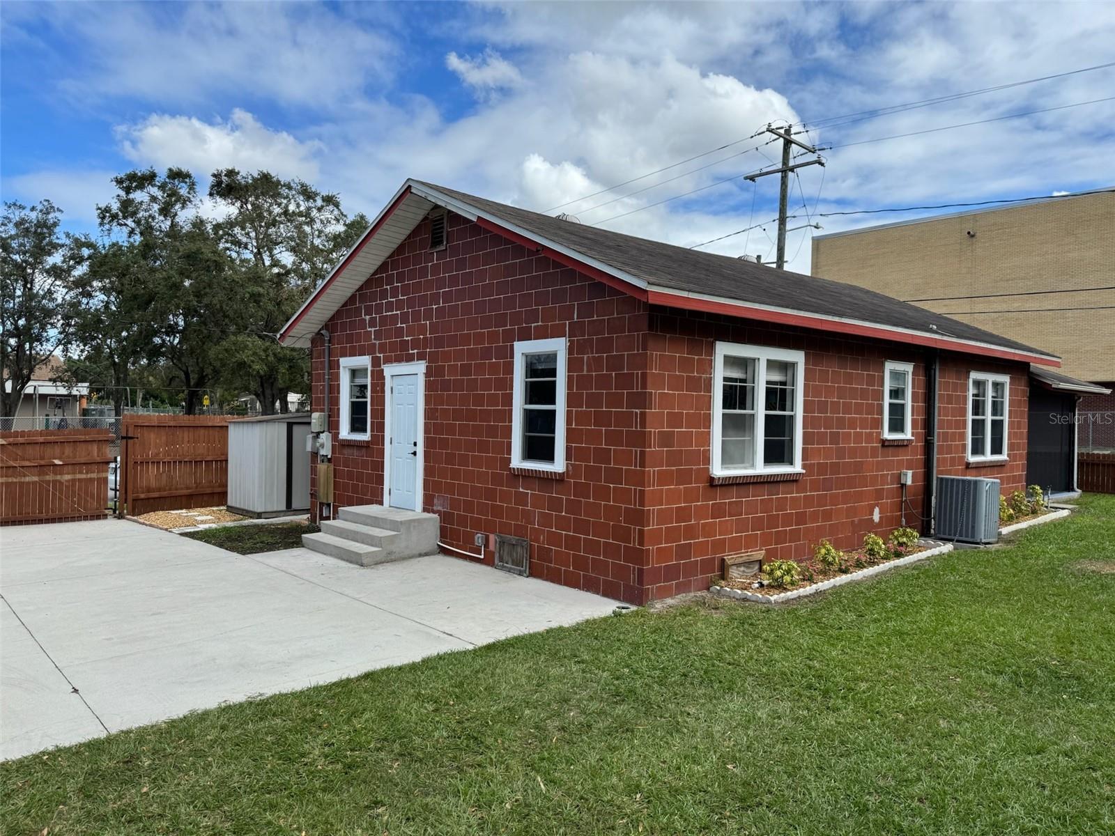 SULPHUR SPGS ADD - Residential