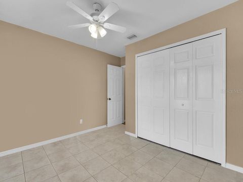 Single Family Residence in LEHIGH ACRES FL 815 ALBERT AVENUE 16.jpg