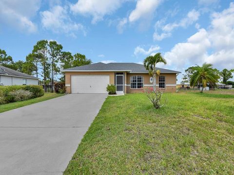 Single Family Residence in LEHIGH ACRES FL 815 ALBERT AVENUE 22.jpg