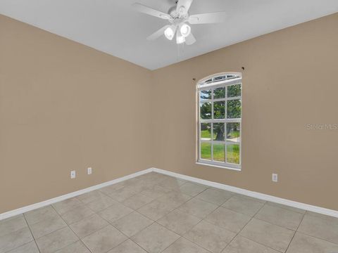 Single Family Residence in LEHIGH ACRES FL 815 ALBERT AVENUE 15.jpg