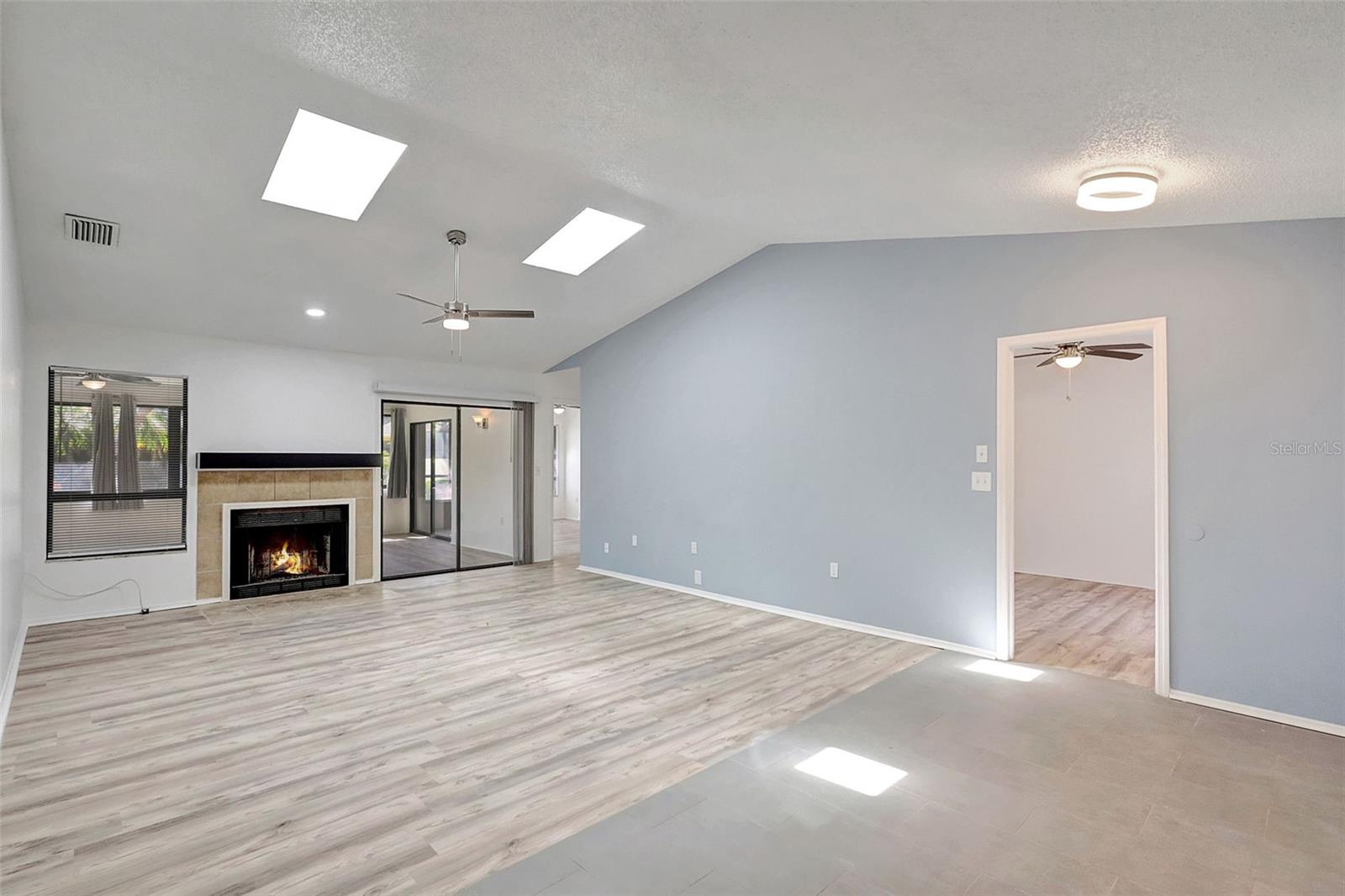 PARKSIDE COLONY - Residential Lease