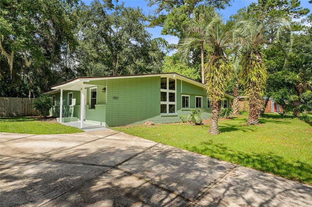 Photo of 4106 NW 13th Place, Gainesville, FL 32605 (MLS # GC543291)