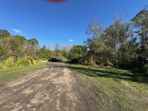 A home in AUBURNDALE