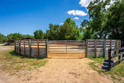 Tiny photo for 18350 SE 42nd Place, Morriston, FL 32668 (MLS # OM724058)