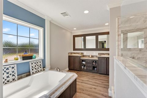 Tiny photo for 18350 SE 42nd Place, Morriston, FL 32668 (MLS # OM724058)