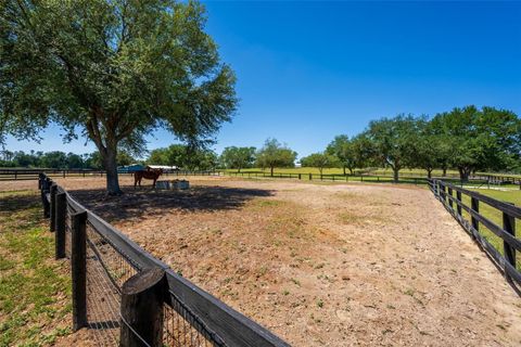 Tiny photo for 18350 SE 42nd Place, Morriston, FL 32668 (MLS # OM724058)