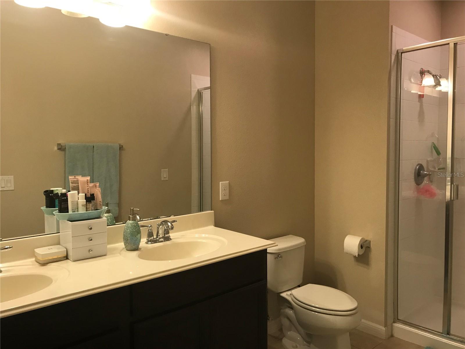 LAKES/WINDERMER LAKE REAMS TWNHM - Residential