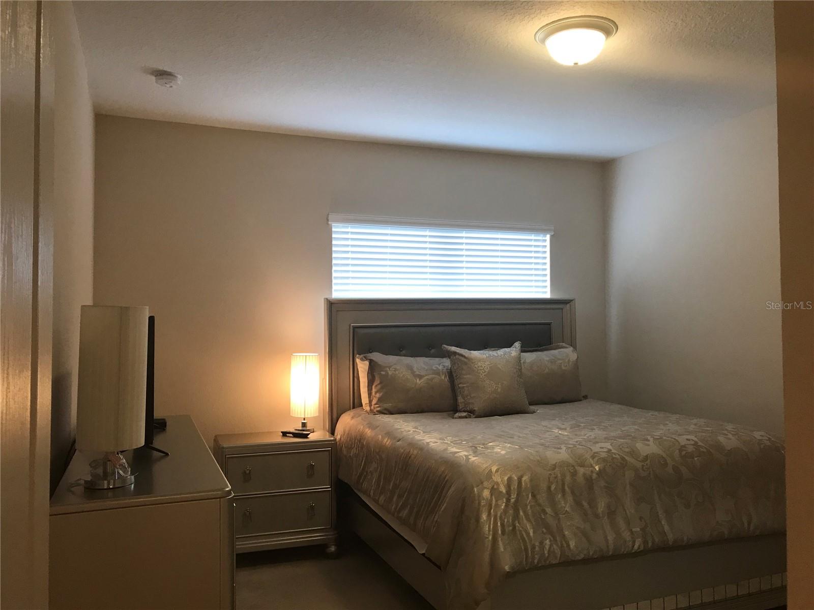 LAKES/WINDERMER LAKE REAMS TWNHM - Residential