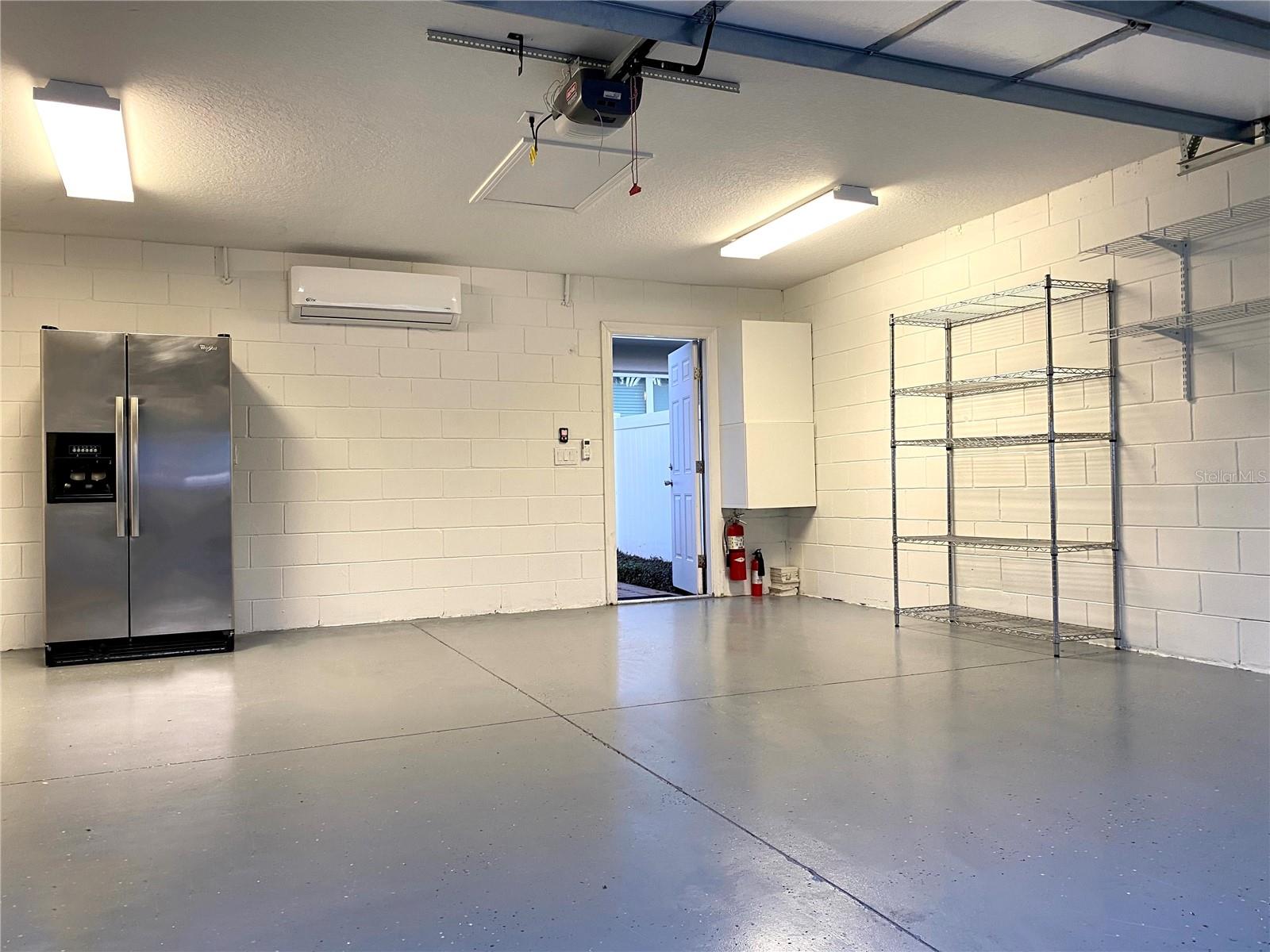 LAKES/WINDERMER LAKE REAMS TWNHM - Residential