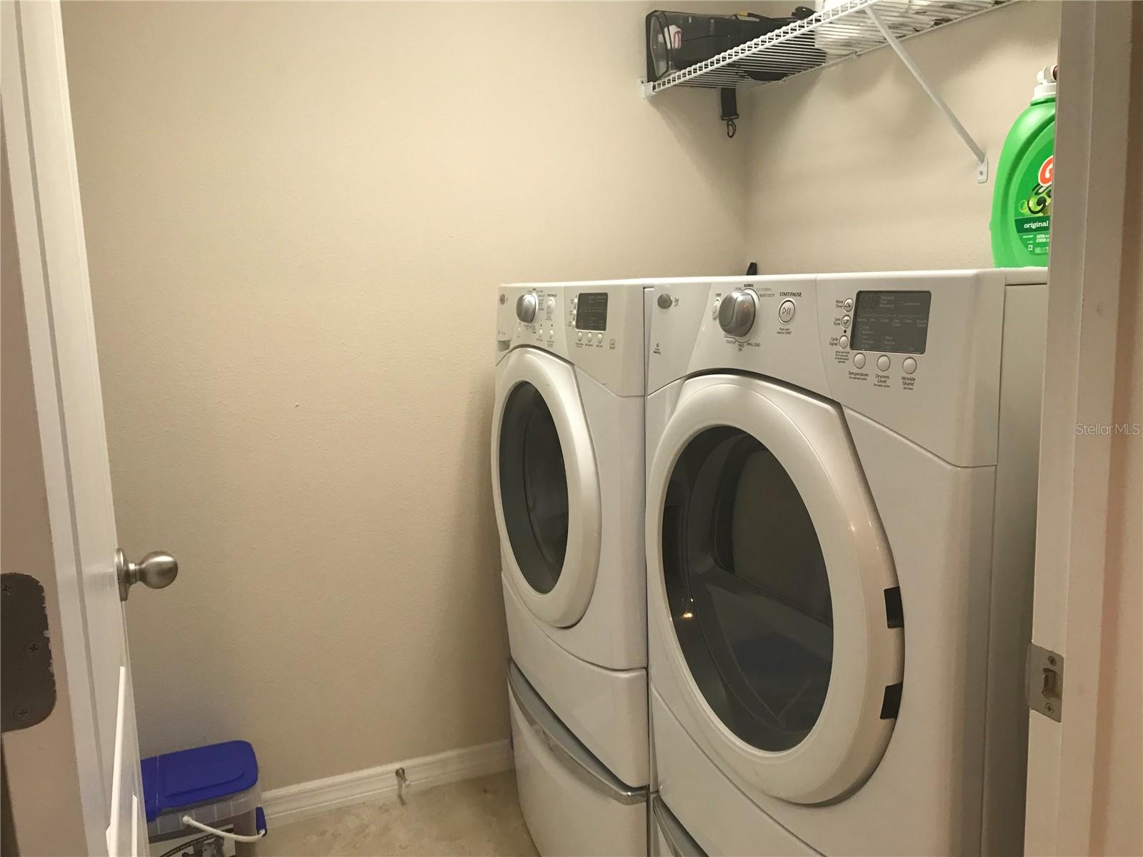 LAKES/WINDERMER LAKE REAMS TWNHM - Residential