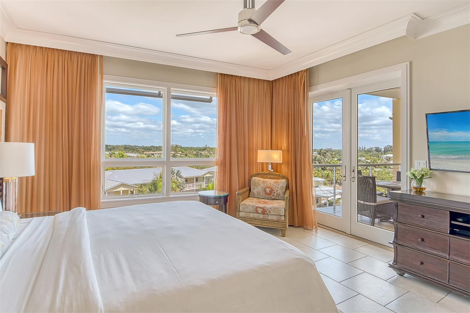 SIESTA KEY BEACH RESIDENCES - Residential