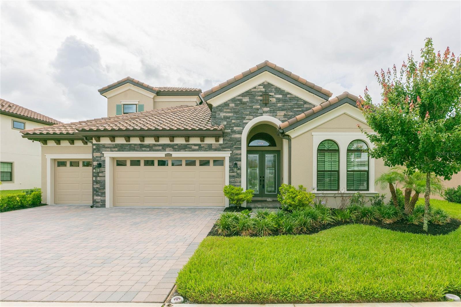 11105 RUSTIC TIMBER LOOP