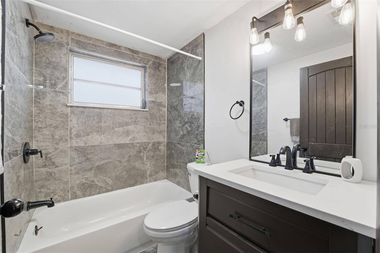 BEVERLY HILLS - Residential